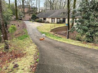 2109 Longleaf Cir, Vestavia Hills, AL 35216