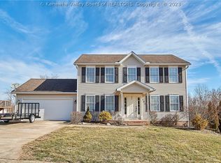 202 Northwoods Dr, Eleanor, WV 25070