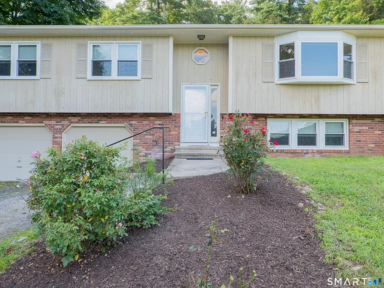 45 Riverside Rd — Photo 3