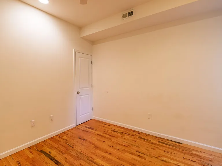 330 N Preston Street — Photo 8