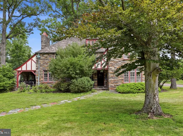 237 Elm Dr, Lansdale, PA 19446