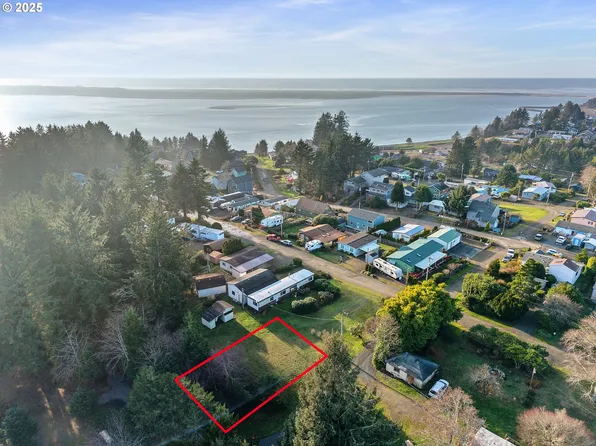 10901 Martin Ave W, Tillamook, OR 97141