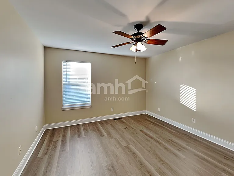 2210 Scheper Ct — Photo 13