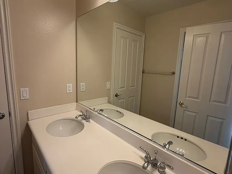 4912 Borders St — Photo 18