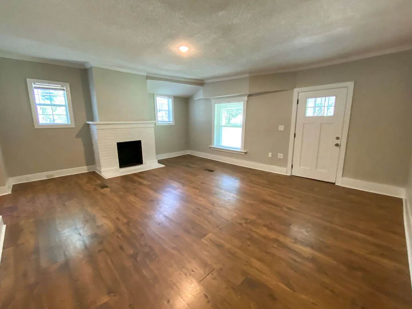 3 bedroom 2 bathroom near Summer and Highland — Photo 4