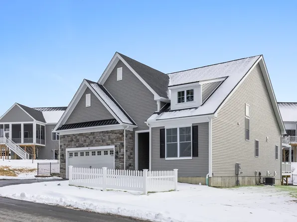 23 Barnes Blvd #23, Hudson, MA 01749