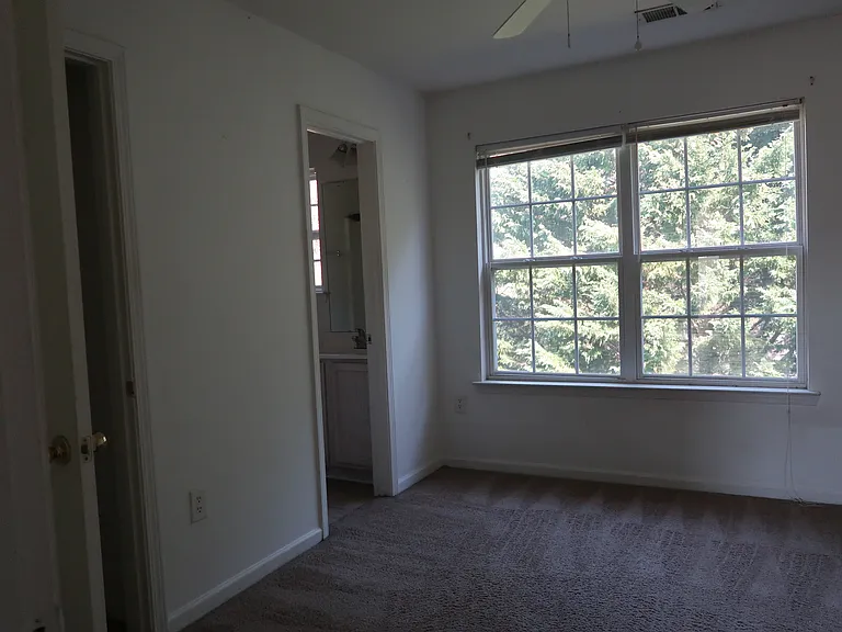136 E University Village Dr — Photo 3