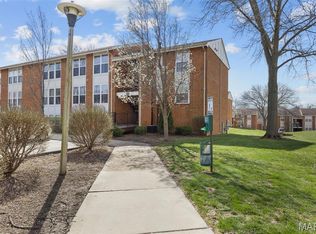 1970 Greenpoint Dr APT 303, Saint Louis, MO 63122