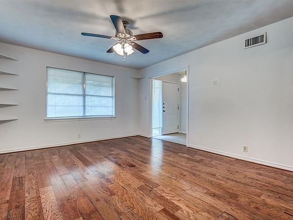 4th image of 3222 Latham Dr