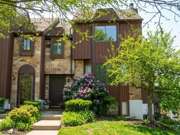 148 Nottingham Sq, Hackettstown, NJ 07840