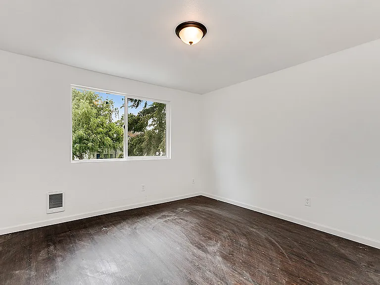2406 N St NE #D — Photo 21