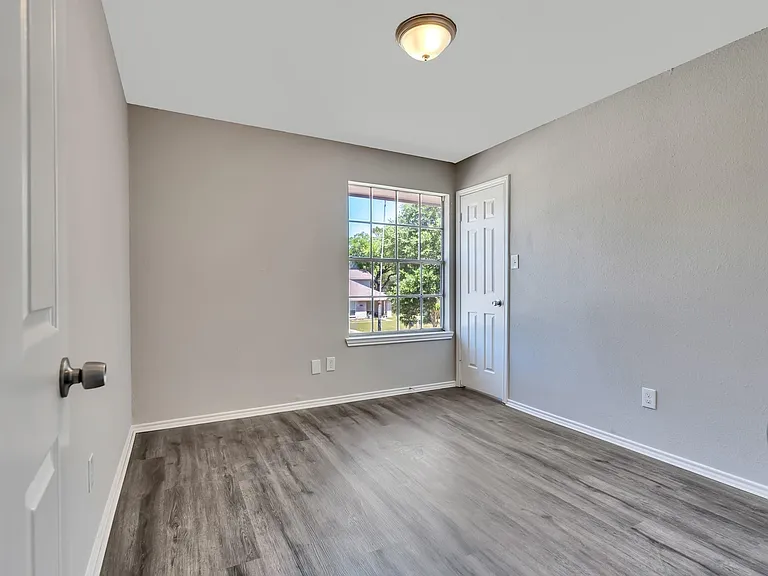 4511 Tangle Creek Ln — Photo 18