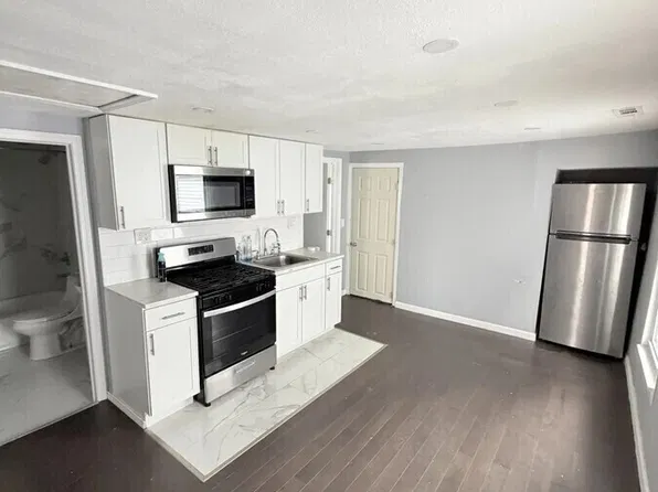 16 Daggett St #2, New Haven, CT 06519