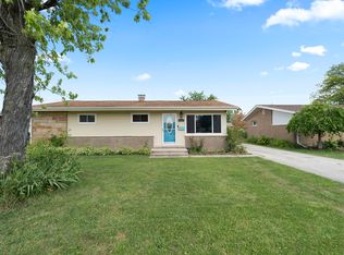 358 E La Porte Dr, Addison, IL 60101