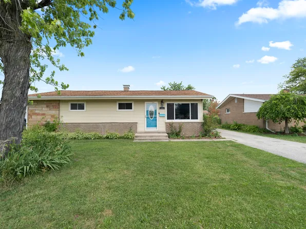 358 E La Porte Dr, Addison, IL 60101