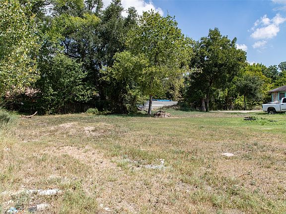 4th image of 3305 Bremond St