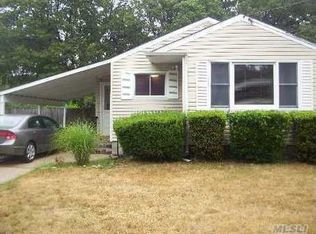 1217 Udall Rd, Bay Shore, NY 11706