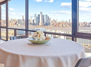 380 Mountain Rd #810, Union City, NJ 07087