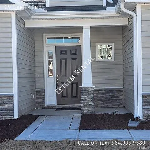4 bed, 2432 sqft, $2,375 — Photo 2