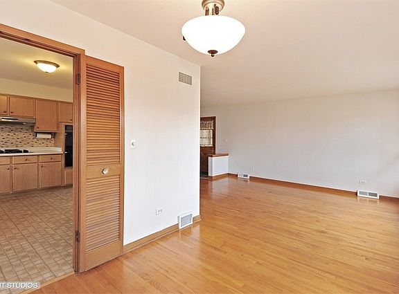 3rd image of 224 N Stewart Ave