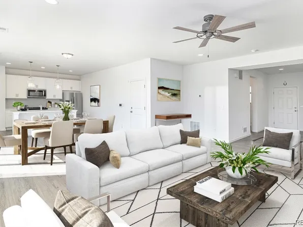 126 S Vandriver Way, Aurora, CO 80018