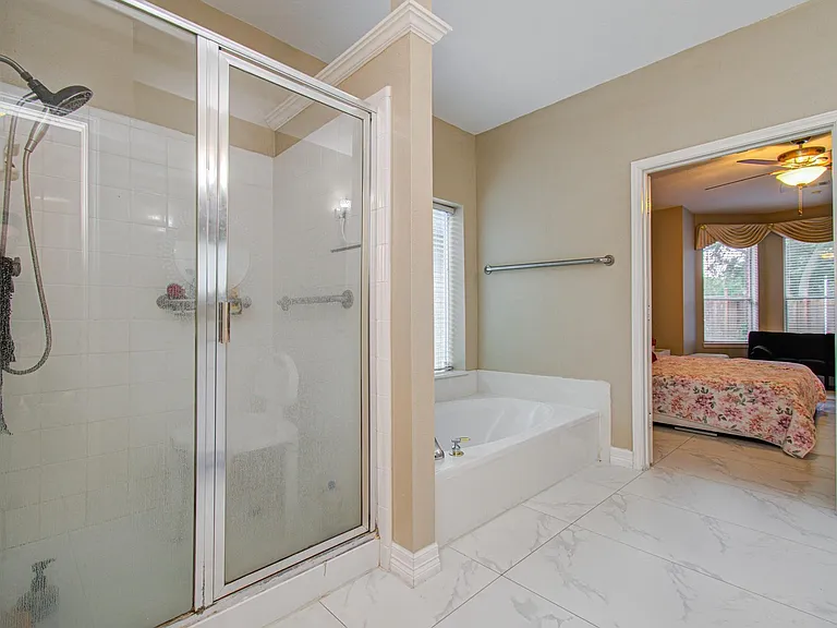 12427 Shadycrest Dr — Photo 34