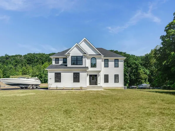 6 LINCOLN Square, Fishkill, NY 12524