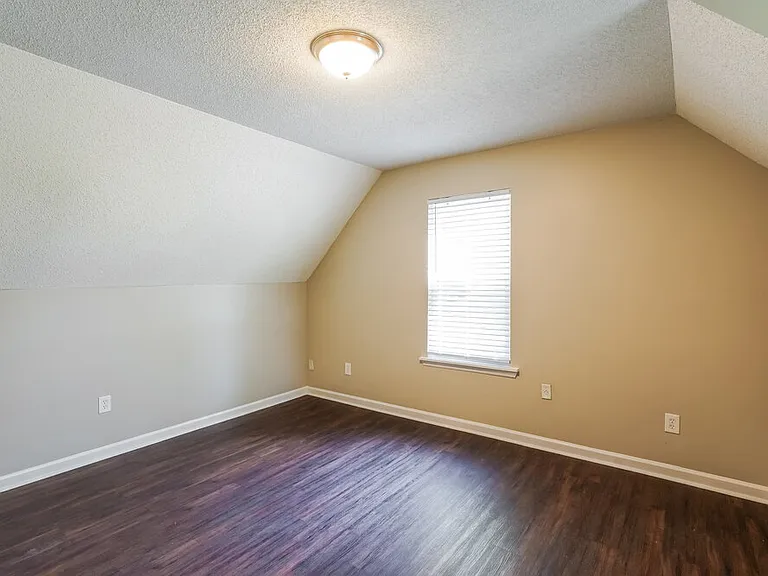 1506 Ashlawn Dr — Photo 13