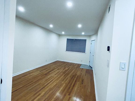 2nd image of 11 Hodges Pl #1A