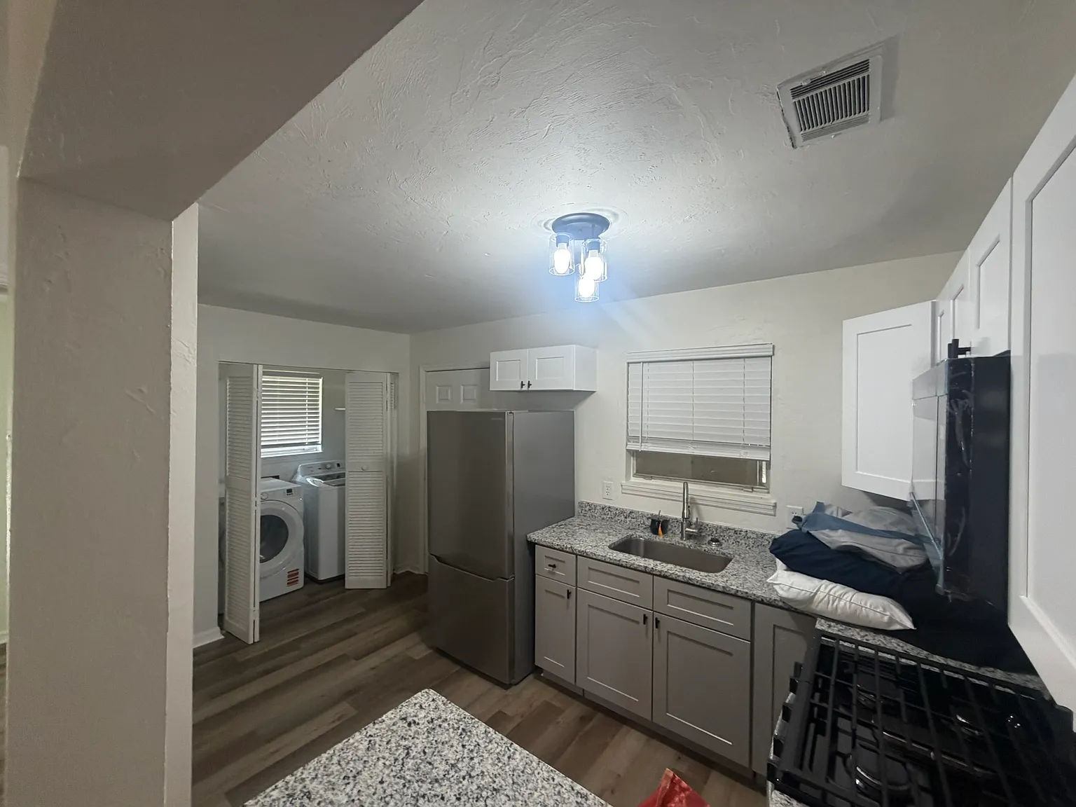 3 bed, 1230 sqft, $1,990 — Photo 4