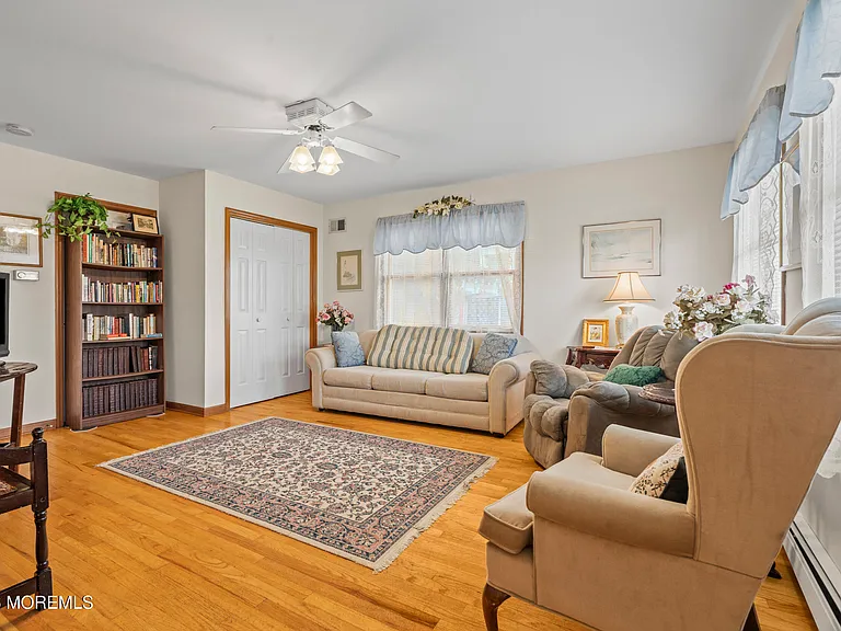 4 Webb Ave #SUMMER WEEKLY -C — Photo 8