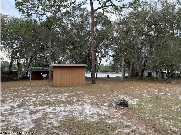 160 CLEARWATER LK Road, Hawthorne, FL 32640