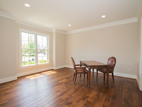 5th image of 3225 Southwood Manor Ct SW