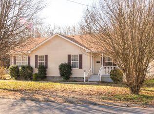 598 Woodcrest Dr, La Vergne, TN 37086