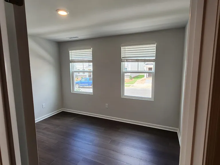 4006 Silver Oak Ln — Photo 6