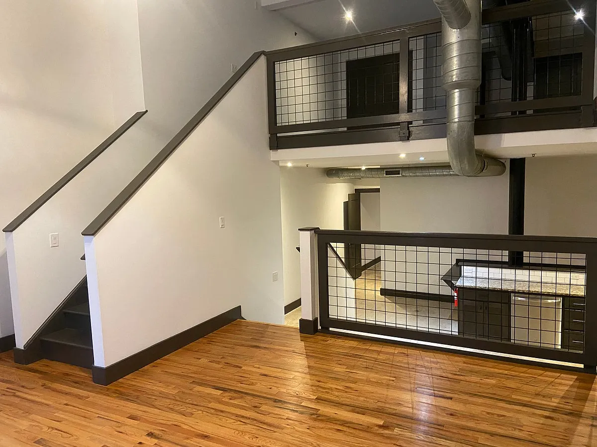 Building Photo - 1280 Simon Blvd #F
