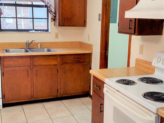 eat in kitchen