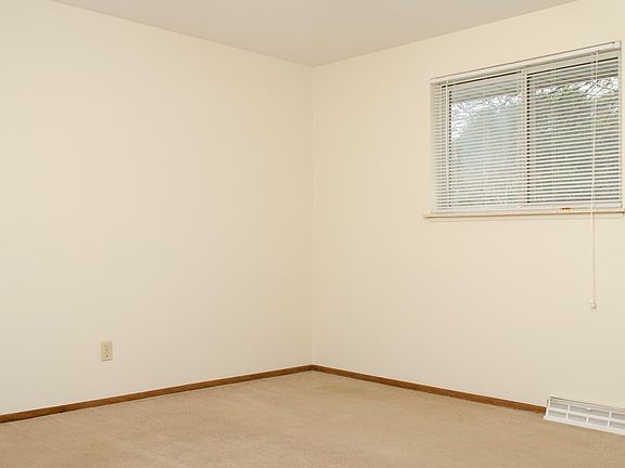 5th image of 2905 W Scenic Dr