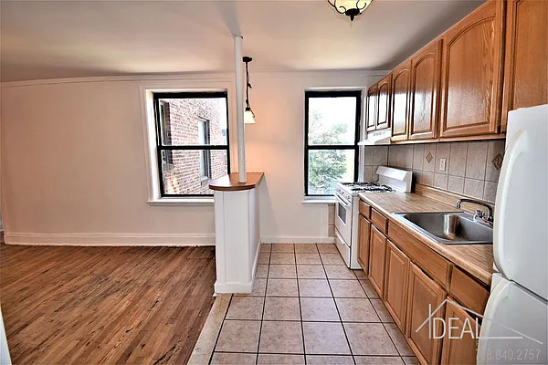 Rented by Ideal Properties Group | media 2