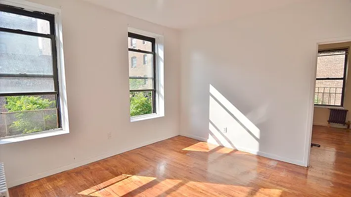 Rented by Park Property Advisors | media 7