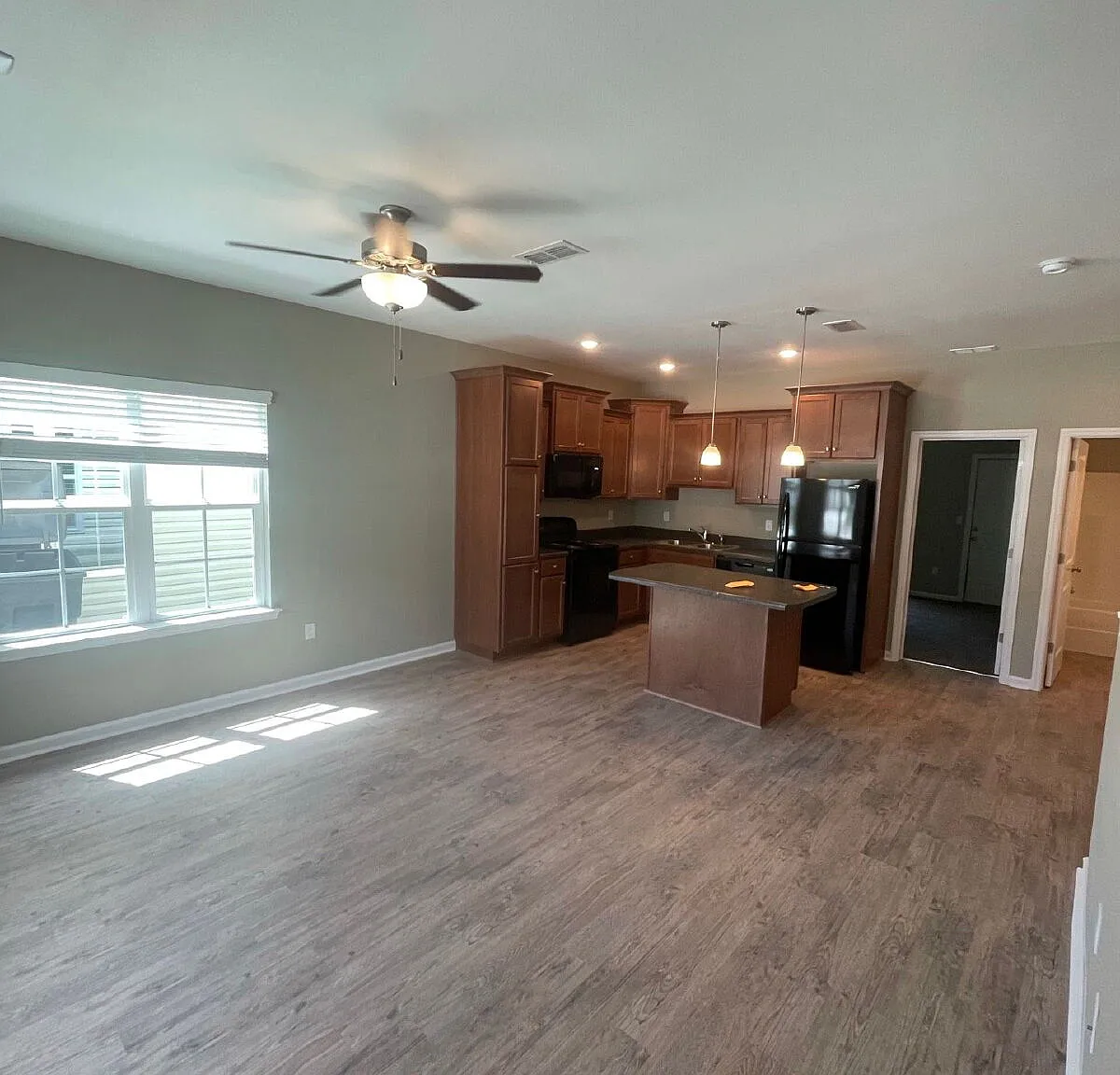 3 bed, 3.0 bath, 1174 sqft, $1,500 — Photo 4