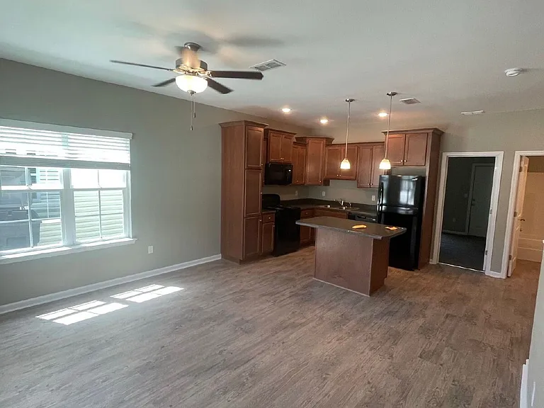 2214 Cedarbrook Ct — Photo 4