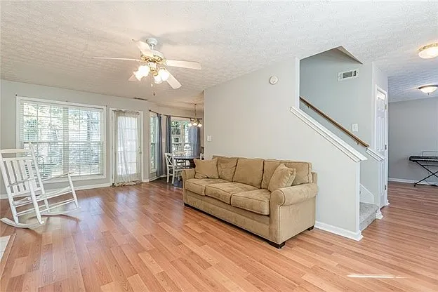 200 Pecan Ridge Dr — Photo 16