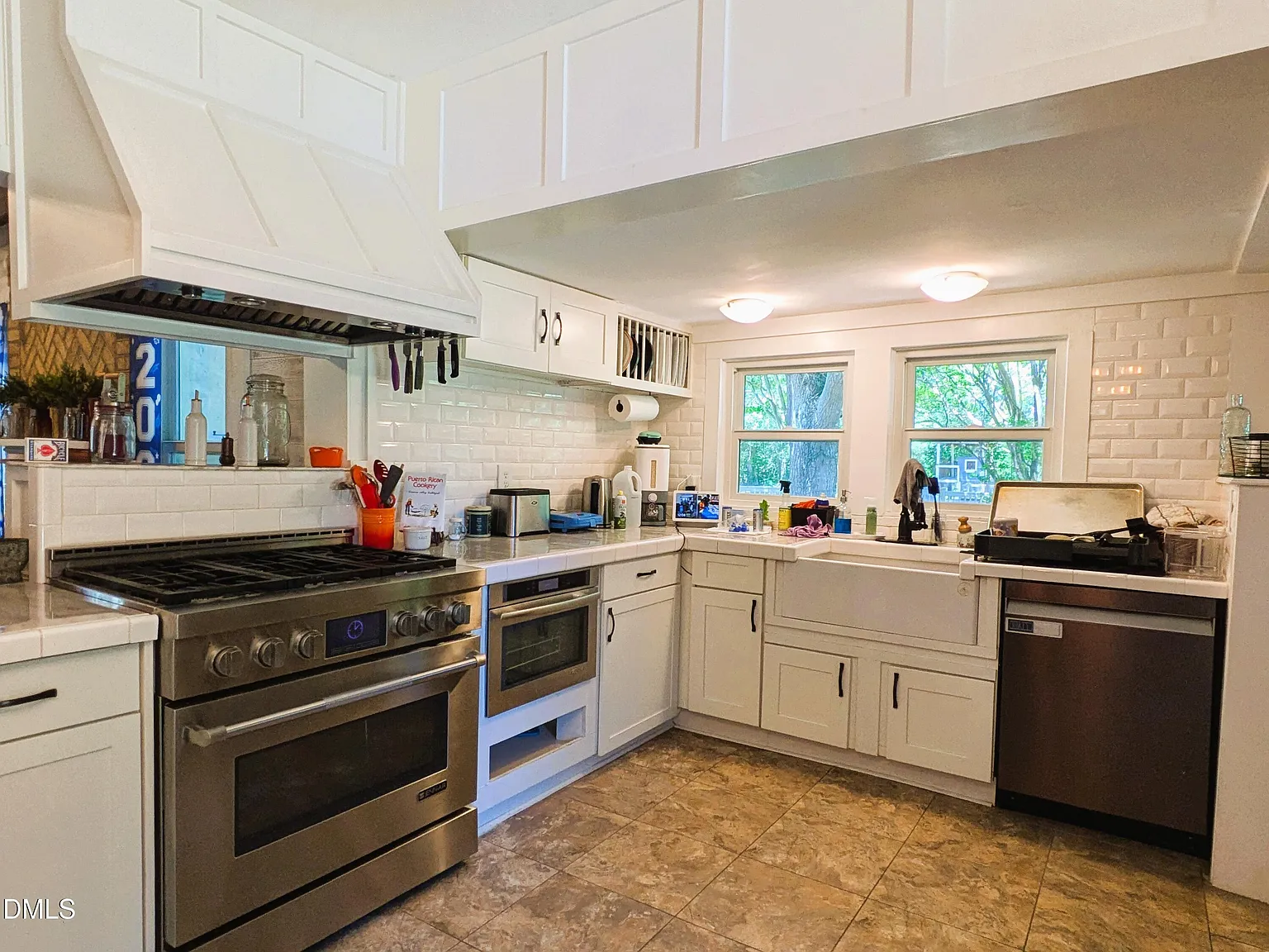 3 bed, 2.0 bath, $3,800 — Photo 3