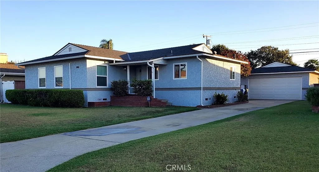 3 bed, 1170 sqft, $3,950 — Photo 1