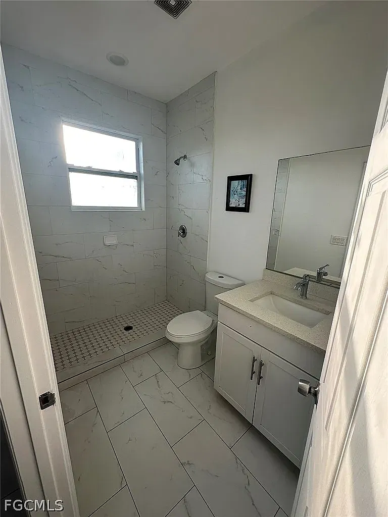 3 bed, 1195 sqft, $1,850 — Photo 2