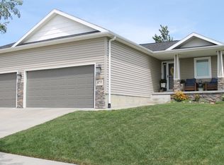 9014 S 71st St, Lincoln, NE 68516