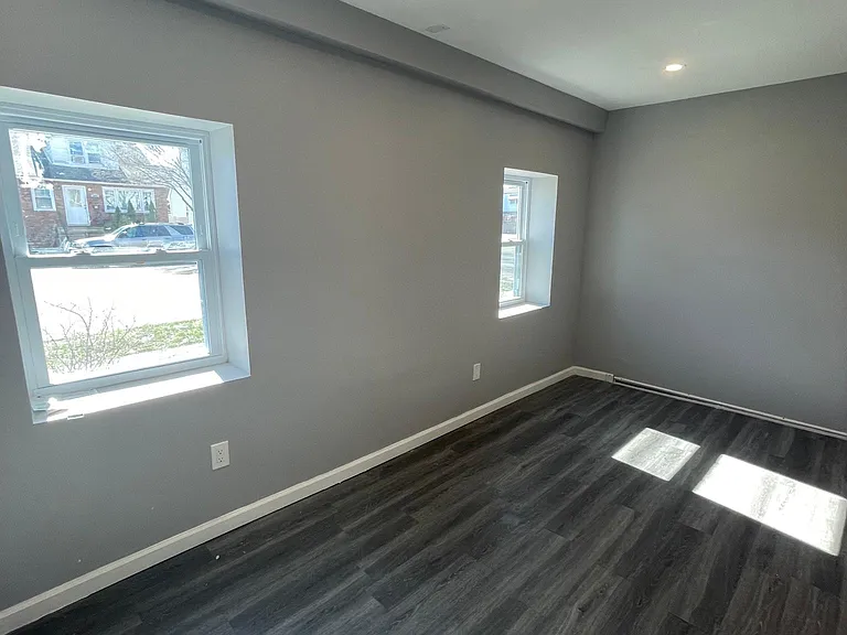1010 Roselle St — Photo 7