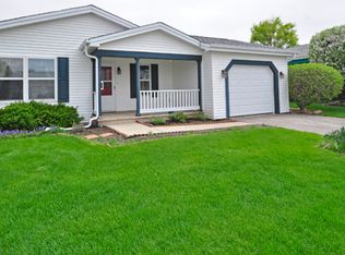 805 Trotter Ct, Grayslake, IL 60030