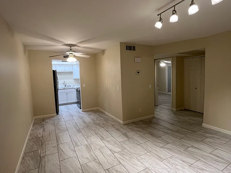 17 E Ruth Ave #302 — Photo 17